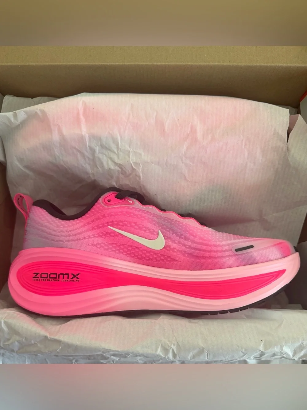 NIB! Nike Vomero Plus Running Shoes Sneakers Pearl Pink / Summit White MSRP $180